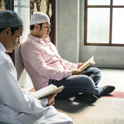 muslims-reading-from-the-quran-1.jpg